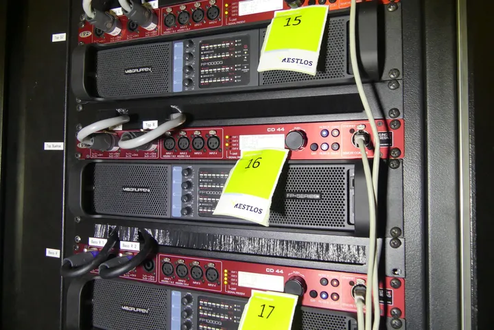 Lab.Gruppen Endstufe Modell: FP10000Q, mit Kling & Freitag CD 44 Controller